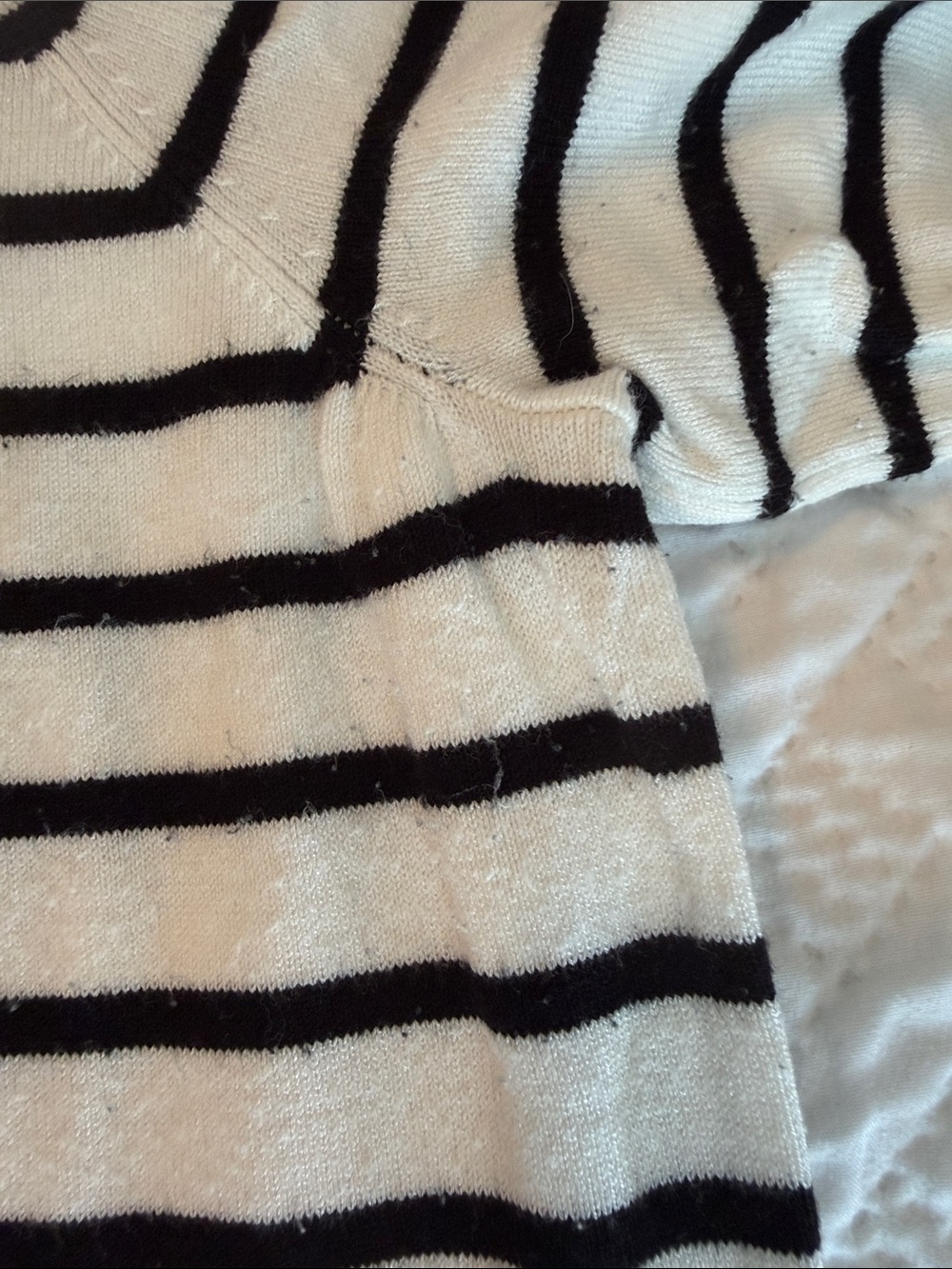 Marled White and Black Striped Puff-Sleeve Knit Top - Picture 5 of 5